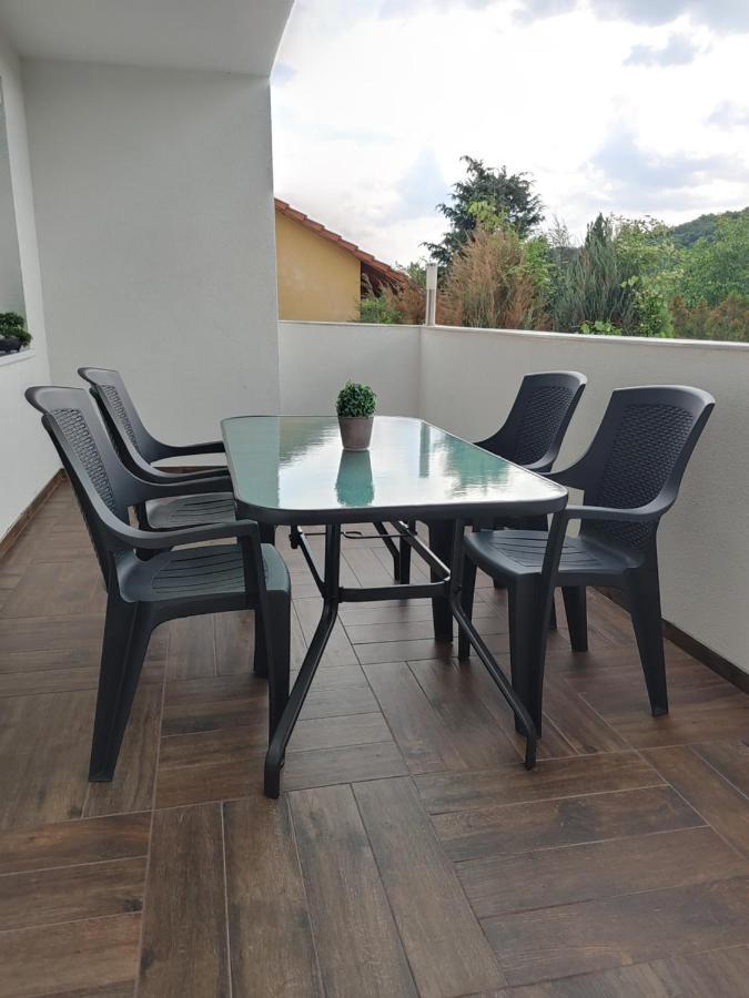 Fiesta Apartman Miskolc Exterior foto