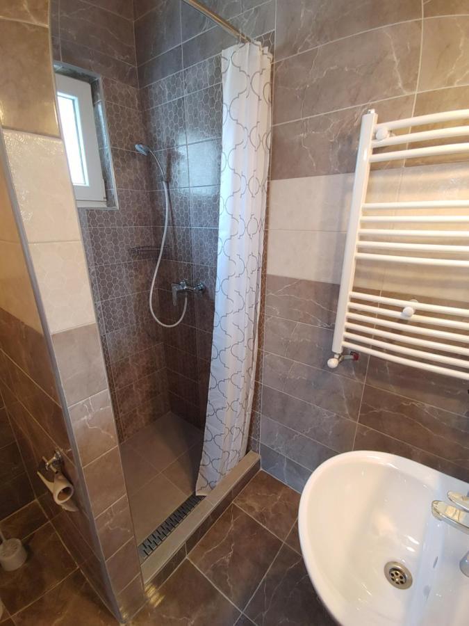 Fiesta Apartman Miskolc Exterior foto