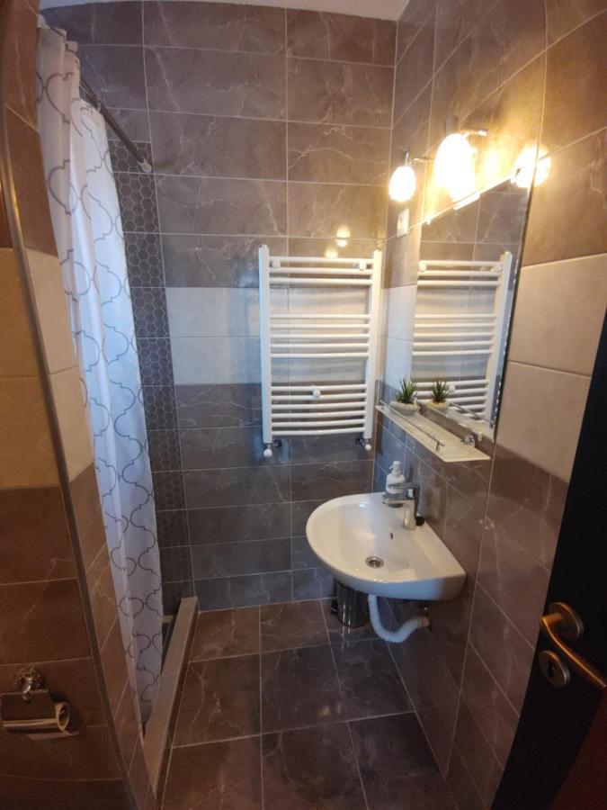 Fiesta Apartman Miskolc Exterior foto