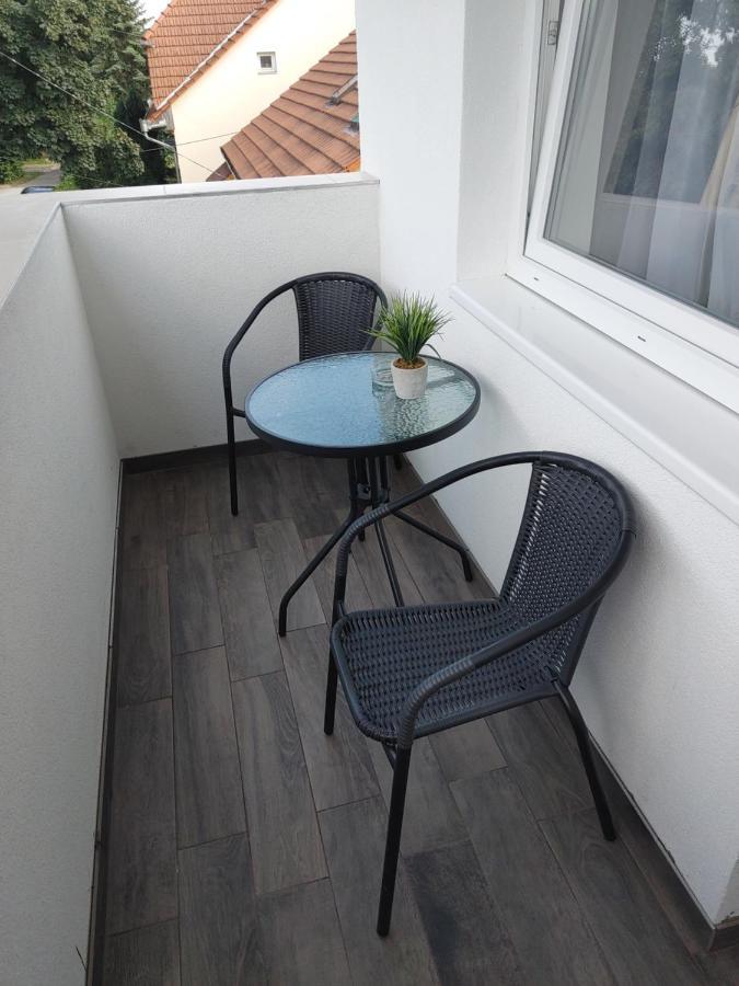Fiesta Apartman Miskolc Exterior foto