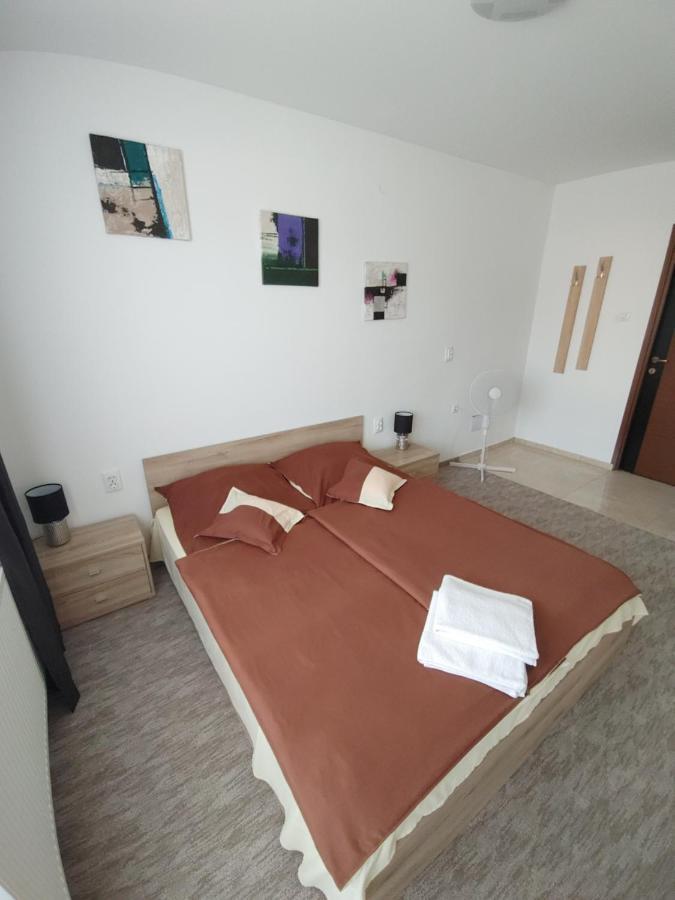 Fiesta Apartman Miskolc Exterior foto
