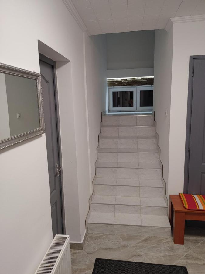 Fiesta Apartman Miskolc Exterior foto
