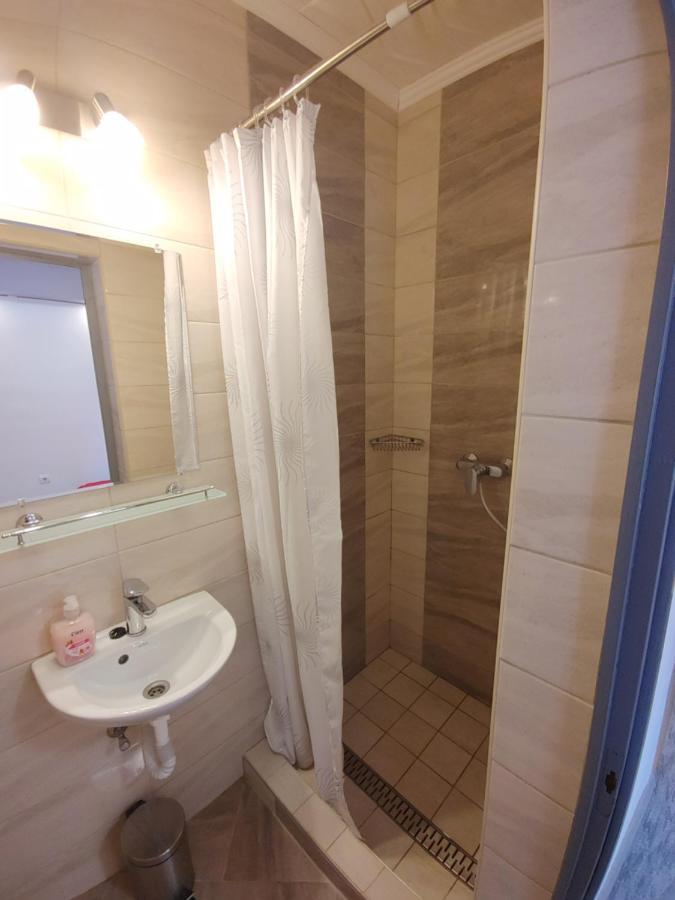 Fiesta Apartman Miskolc Exterior foto