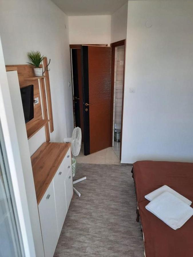 Fiesta Apartman Miskolc Exterior foto