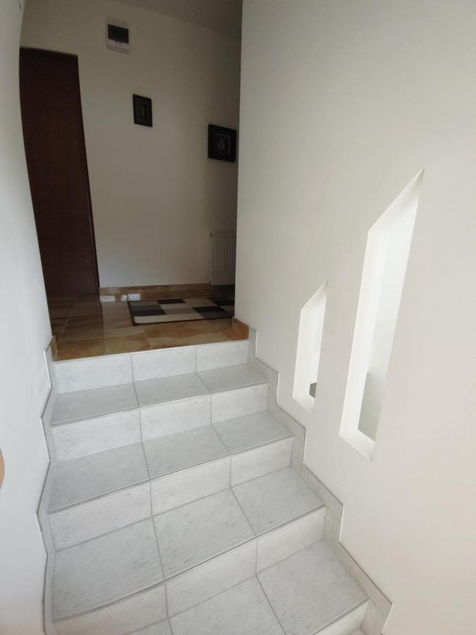 Fiesta Apartman Miskolc Exterior foto