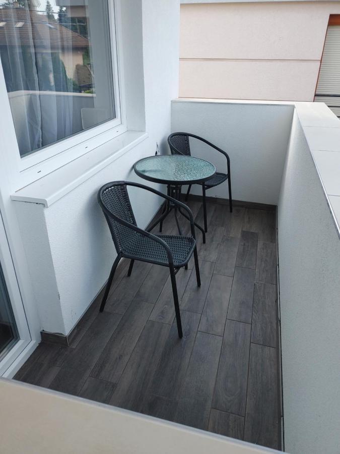 Fiesta Apartman Miskolc Exterior foto