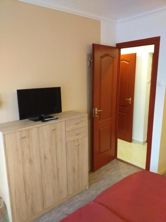 Fiesta Apartman Miskolc Exterior foto